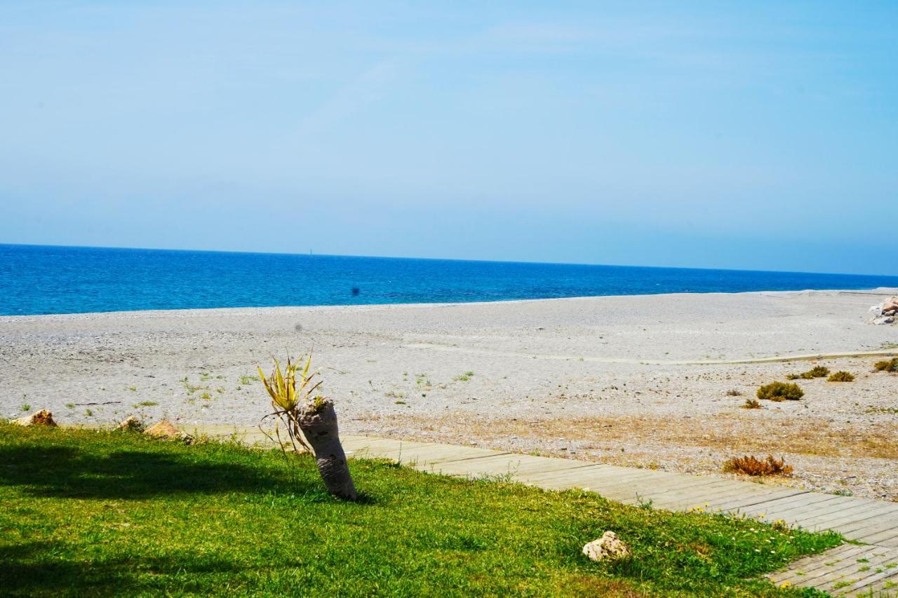 Tranquilidad Y Playa Para Toda La Familia 卡拉宏达 外观 照片